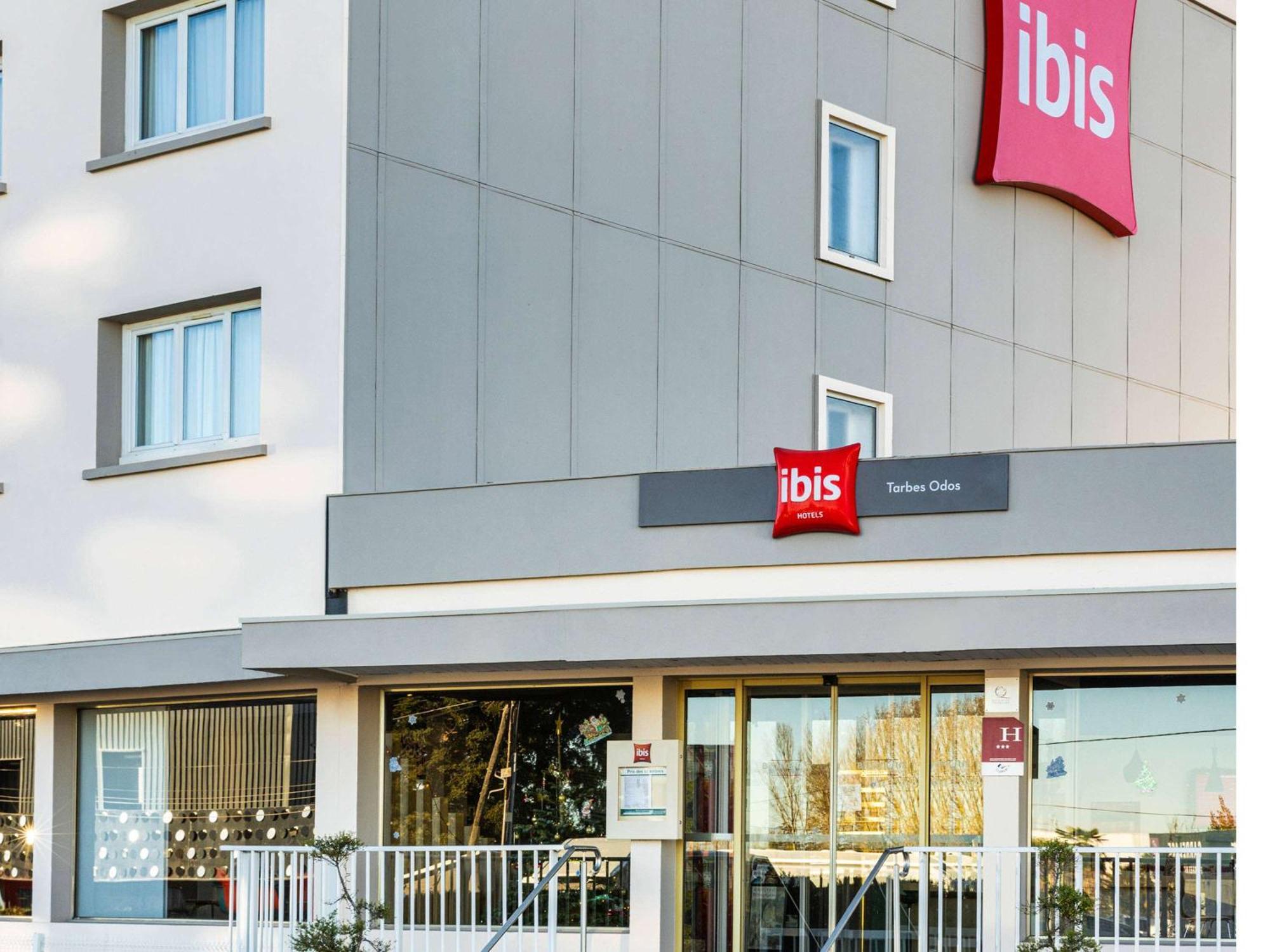 Ibis Tarbes Odos Hotel Exterior photo