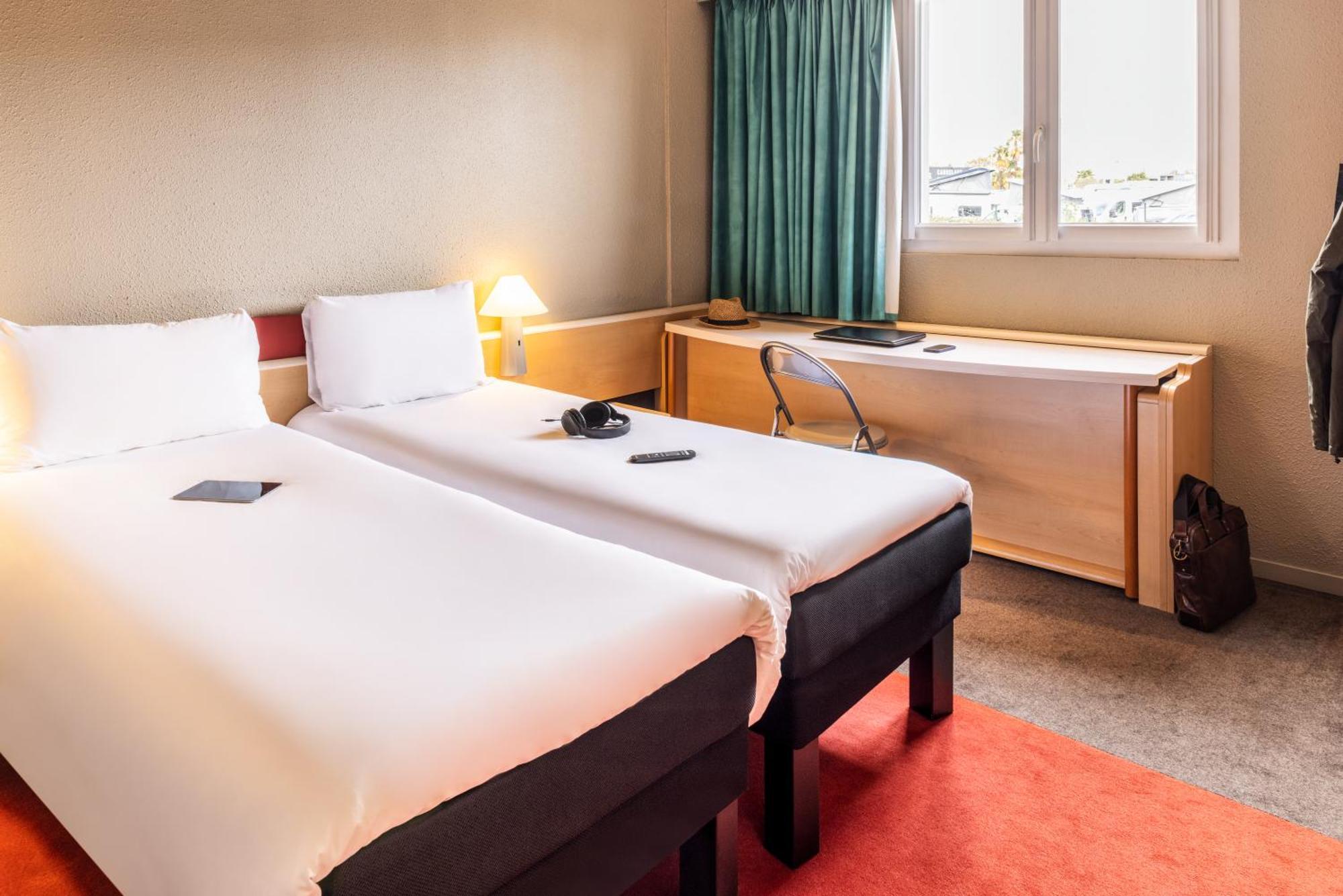 Ibis Tarbes Odos Hotel Exterior photo
