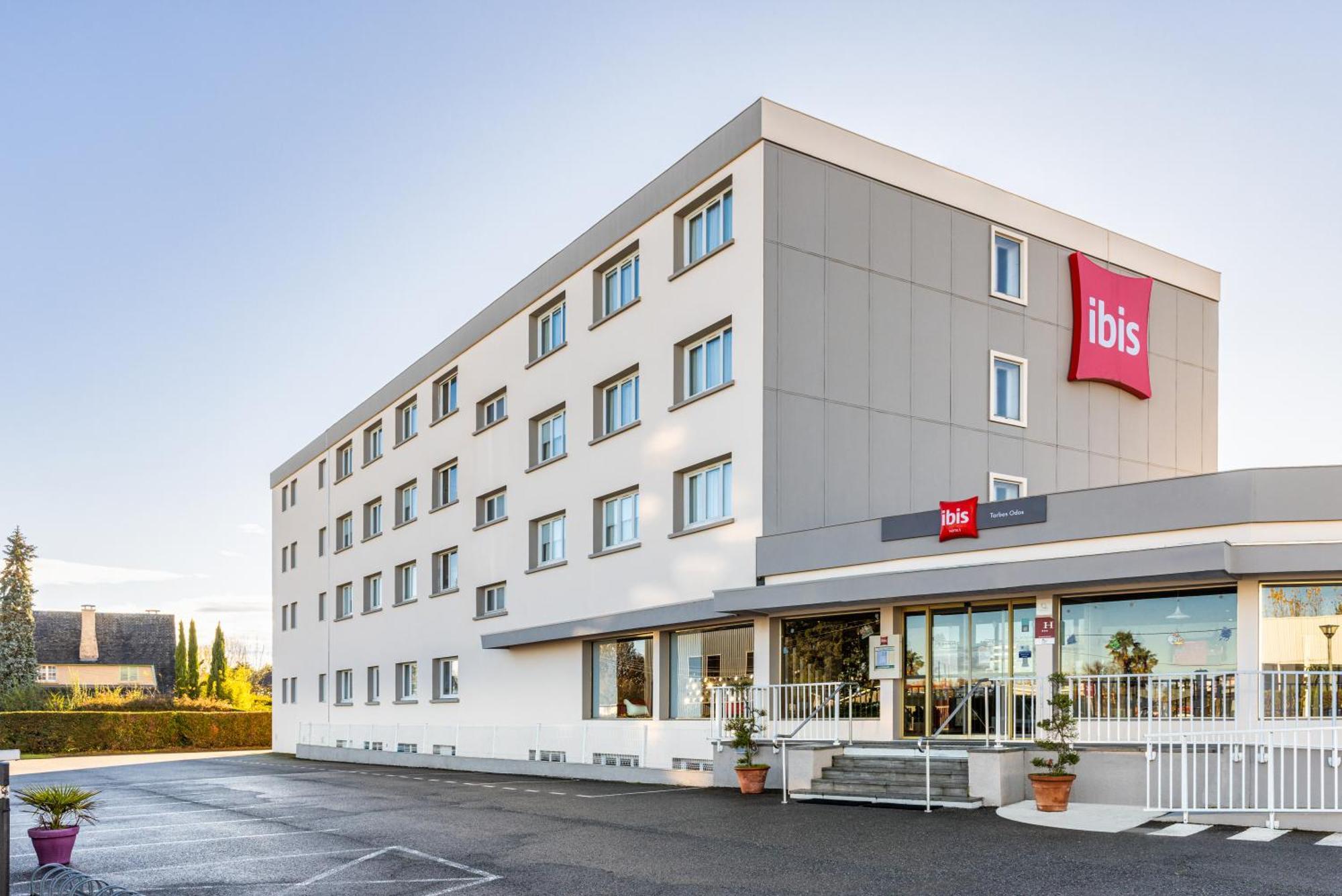 Ibis Tarbes Odos Hotel Exterior photo